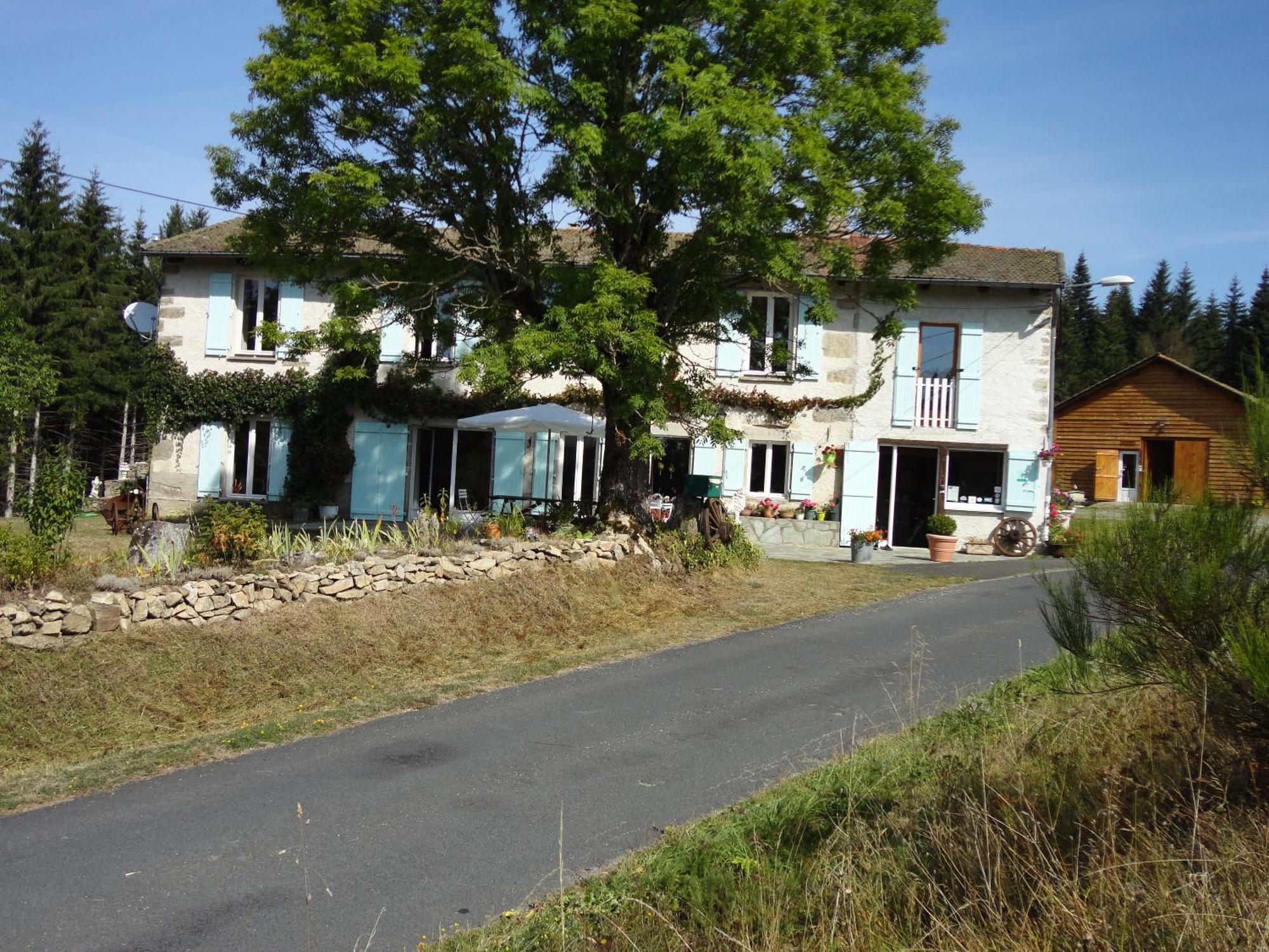 Hotel La Ferme Du Garnasson Doranges Zewnętrze zdjęcie